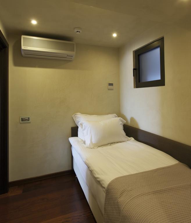 Deris Bosphorus Lodge Apartments Istanbul Exterior photo