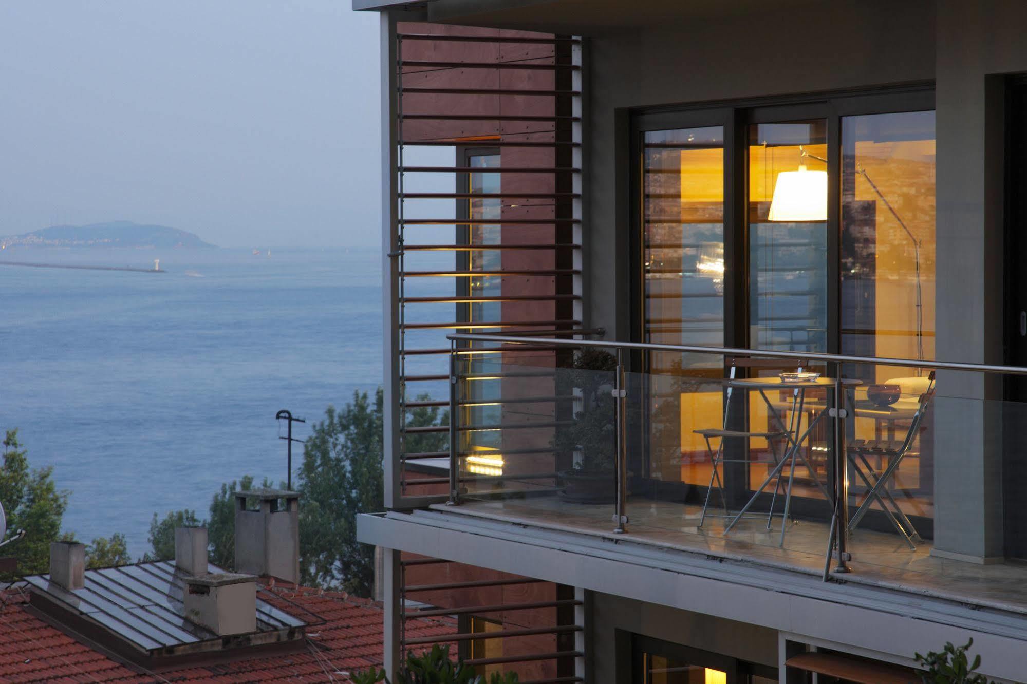 Deris Bosphorus Lodge Apartments Istanbul Exterior photo