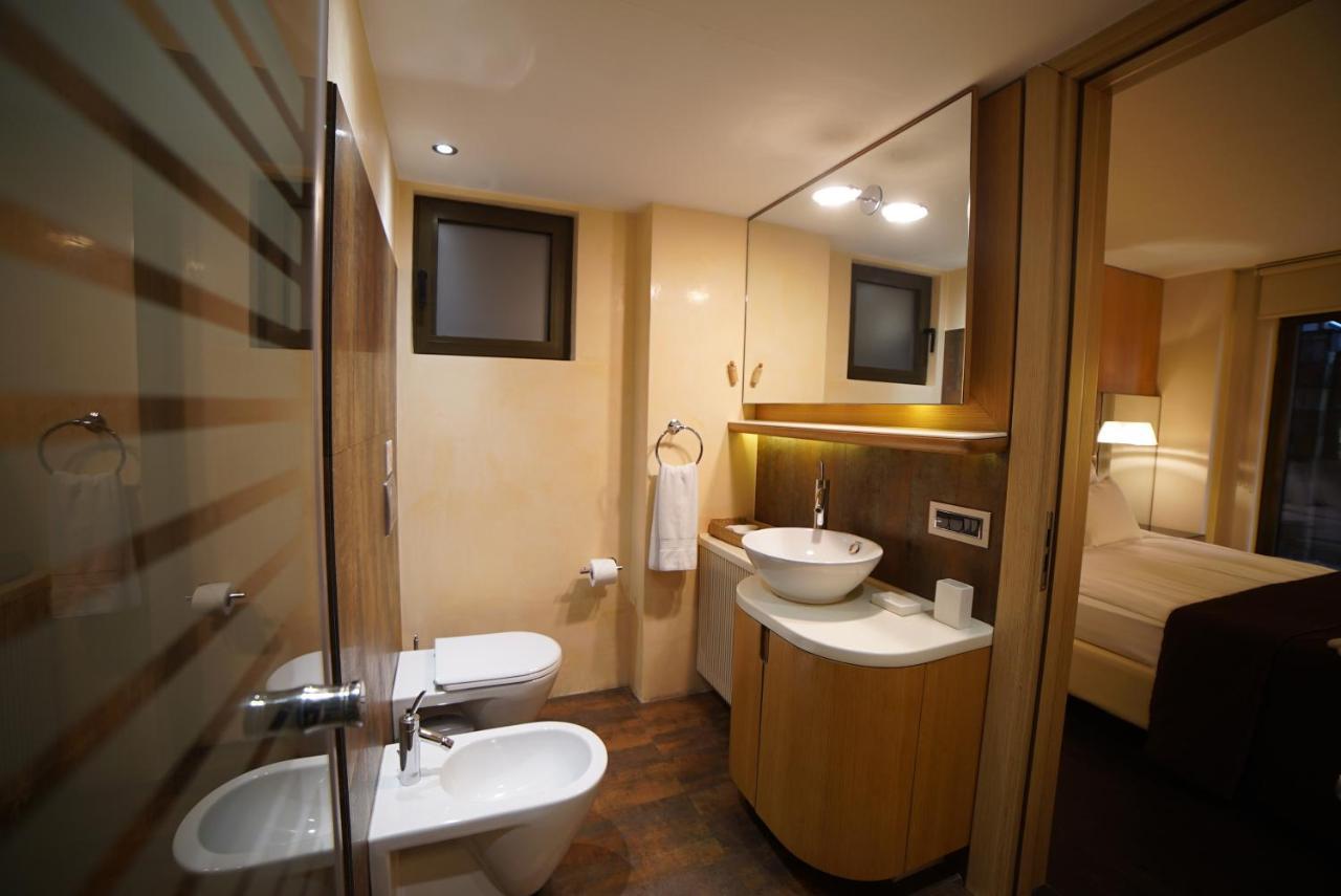 Deris Bosphorus Lodge Apartments Istanbul Exterior photo