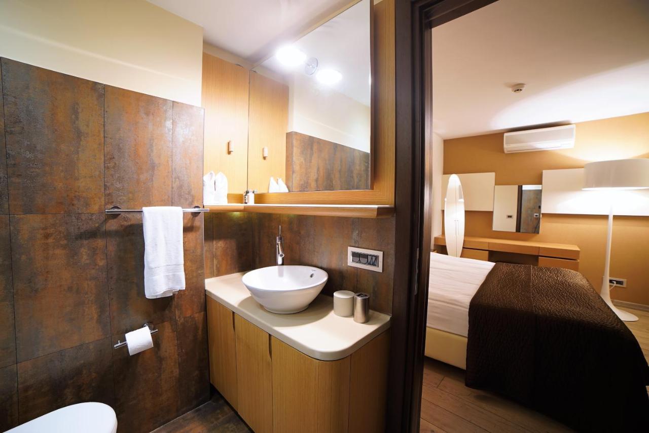 Deris Bosphorus Lodge Apartments Istanbul Exterior photo
